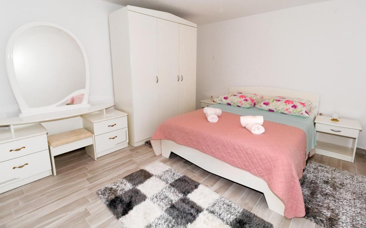 מאקרסקה Apartman Nika - Marija מראה חיצוני תמונה